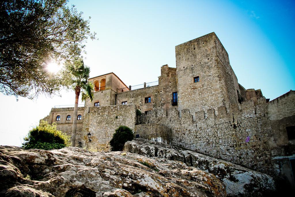 Hotel Tugasa Castillo De Castellar Castellar de la Frontera Exterior foto
